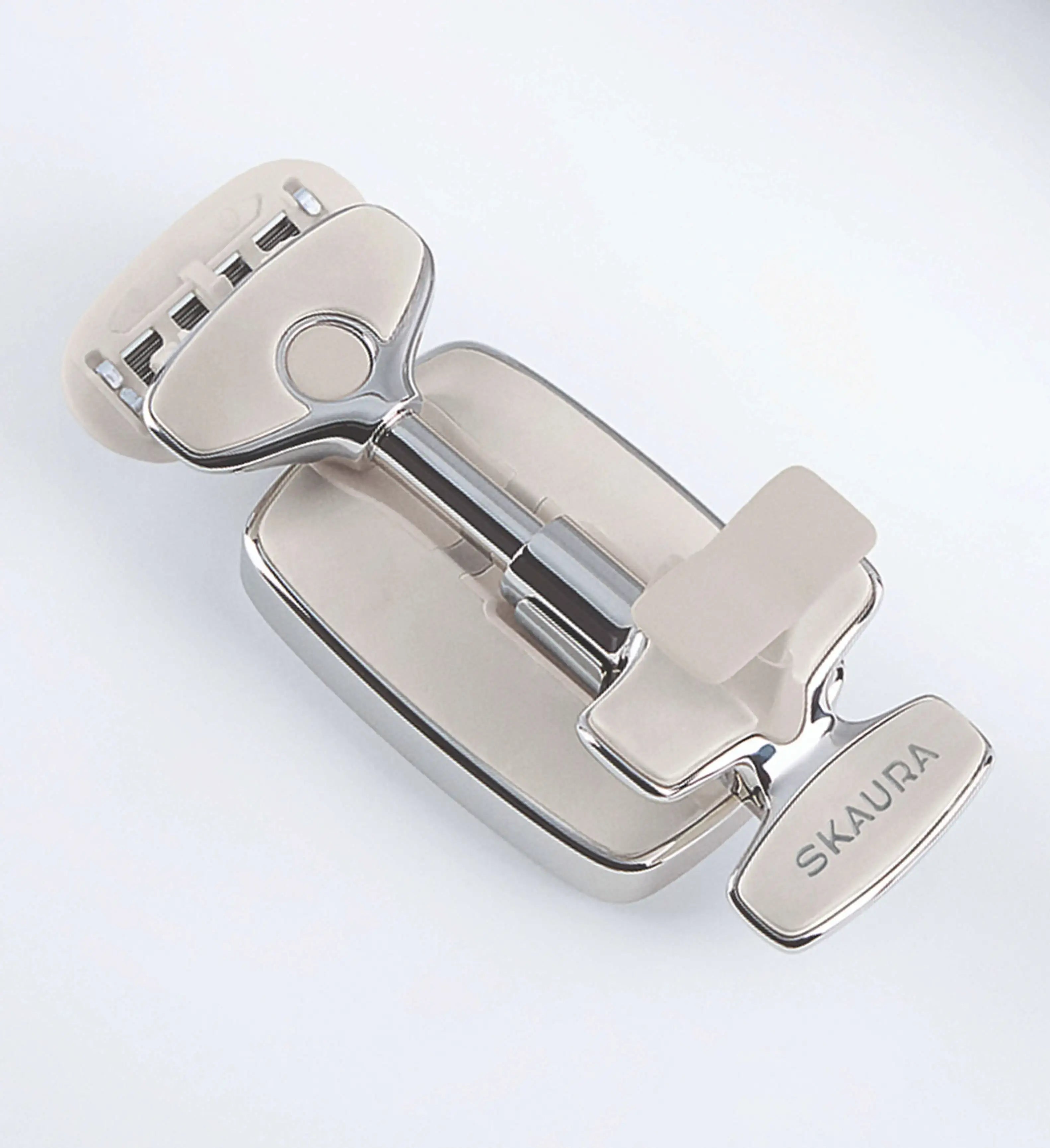 SKAURA body razor handle compatible with refill cartridges
