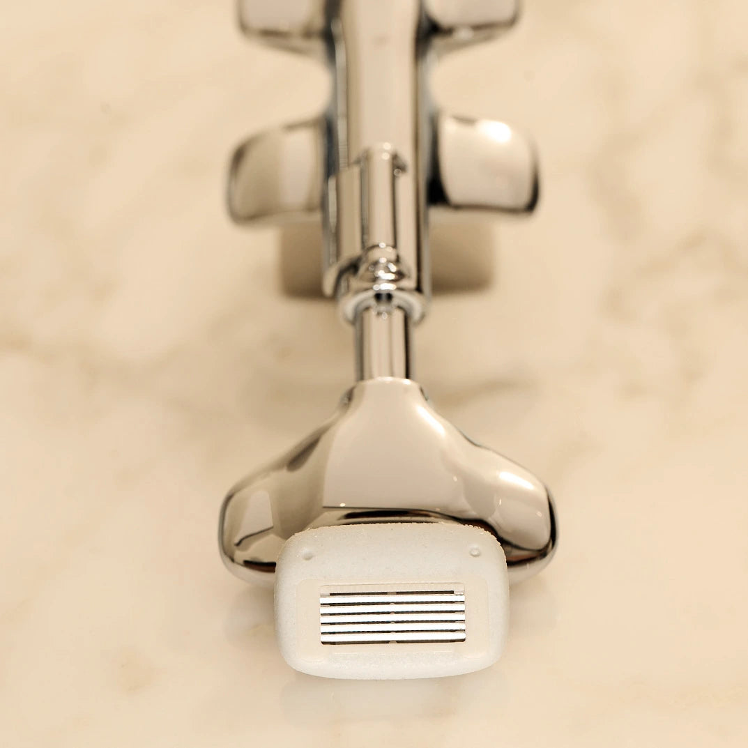 Skaura razor close-up